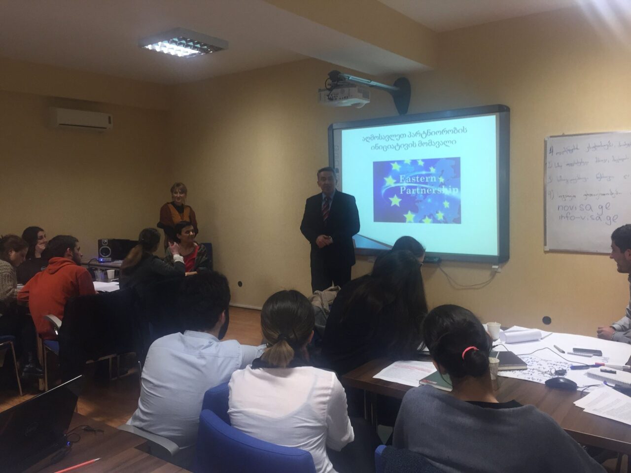 2016.04.07 EU Model 02